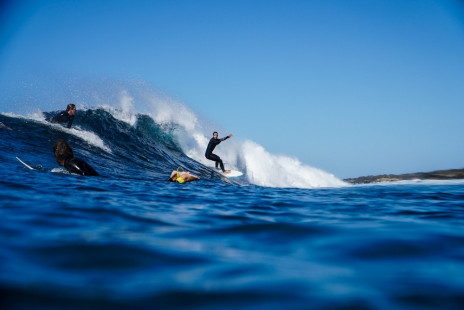 Manu Galdamez, Back Side